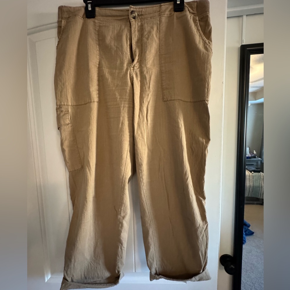 Sonoma Women's Light Brown Cargo Capri